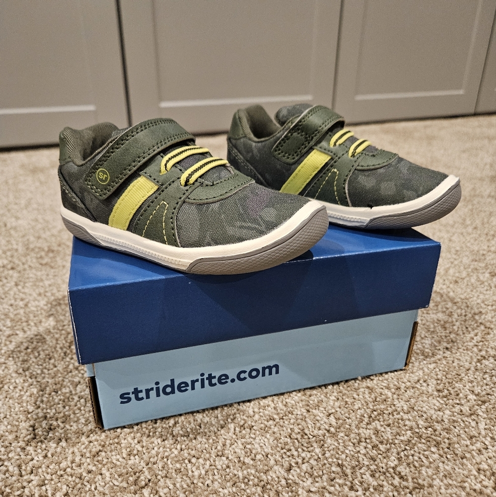 Stride rite sr Thompson green camo size 5.5 M